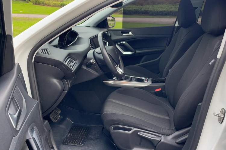 Used Peugeot 308S 2015 1.6T Automatic Jingchi Edition Left Front Seat