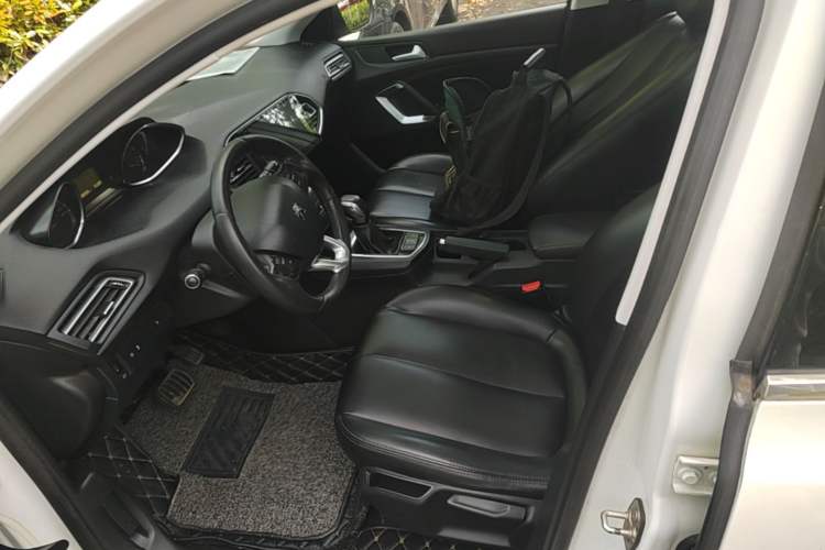 Used Peugeot 308S 2015 1.2T Automatic Jingchi Edition Left Front Seat