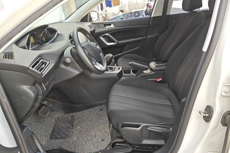 Used Peugeot 308S 2015 1.2T Automatic Jingchi Edition Left Front Seat