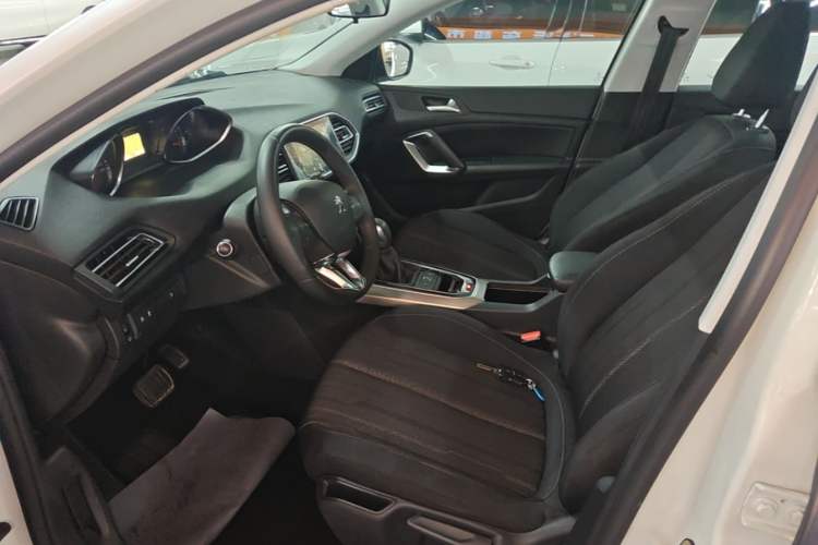Used Peugeot 308S 2015 1.6T Automatic Jingchi Edition Left Front Seat