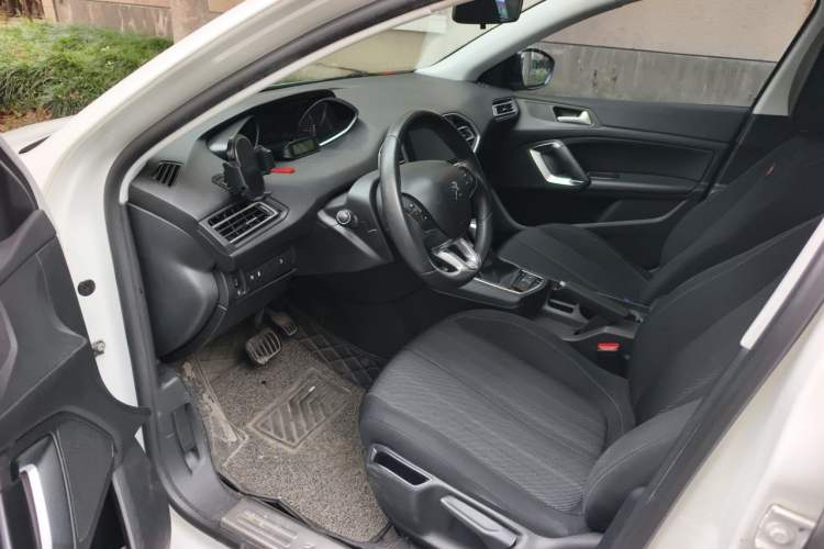 Used Peugeot 308S 2015 1.2T Automatic Jingchi Edition Left Front Seat