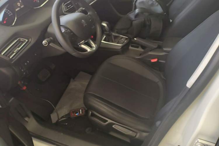 Used Peugeot 308S 2015 1.2T Automatic Jingchi Edition Left Front Seat