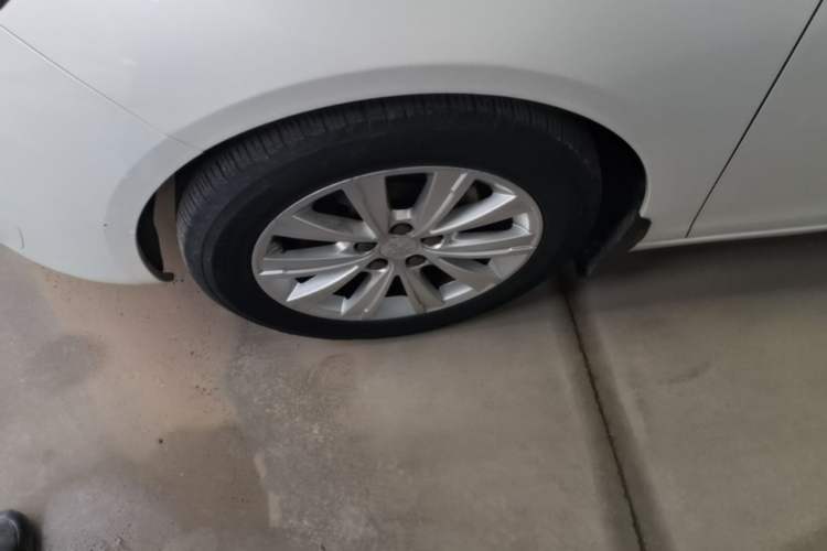 Used Peugeot 308S 2015 1.2T Automatic Jingchi Edition Left Front Wheel Hub