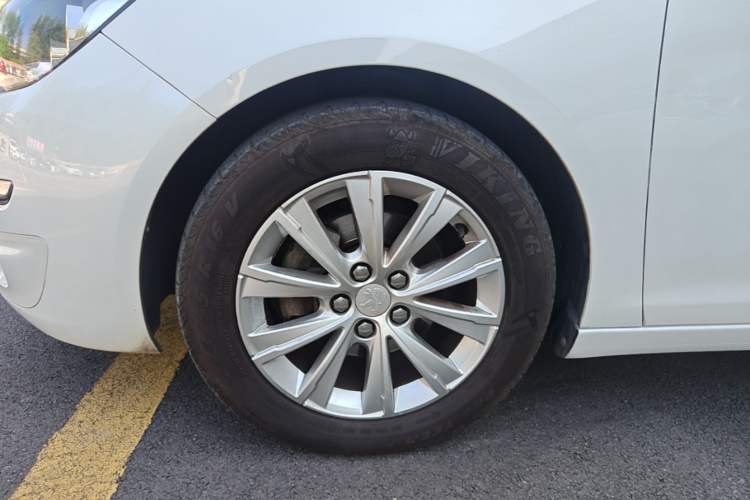 Used Peugeot 308S 2015 1.2T Automatic Jingchi Edition Left Front Wheel Hub