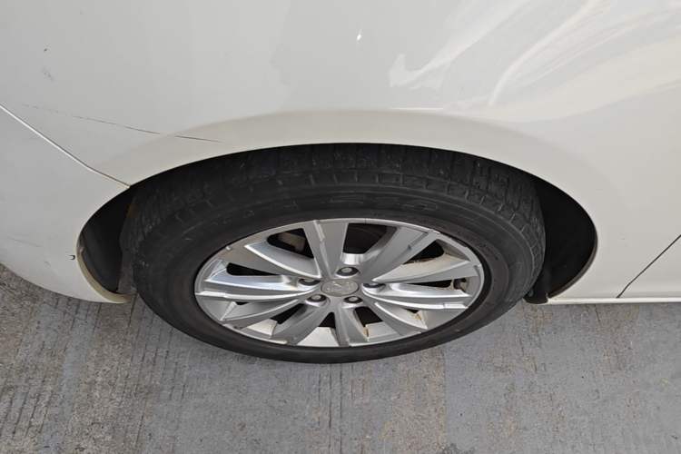 Used Peugeot 308S 2015 1.2T Automatic Jingchi Edition Left Front Wheel Hub
