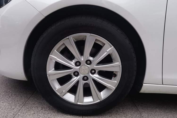 Used Peugeot 308S 2015 1.2T Automatic Jingchi Edition Left Front Wheel Hub