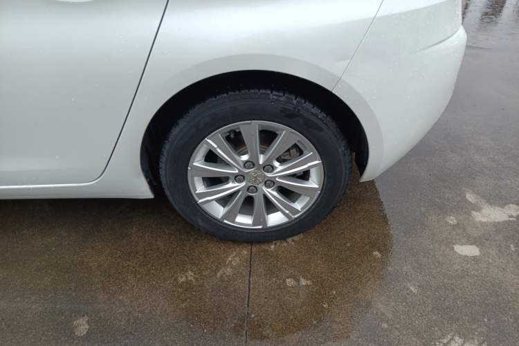 Used Peugeot 308S 2015 1.2T Automatic Jingchi Edition Left Rear Wheel Hub