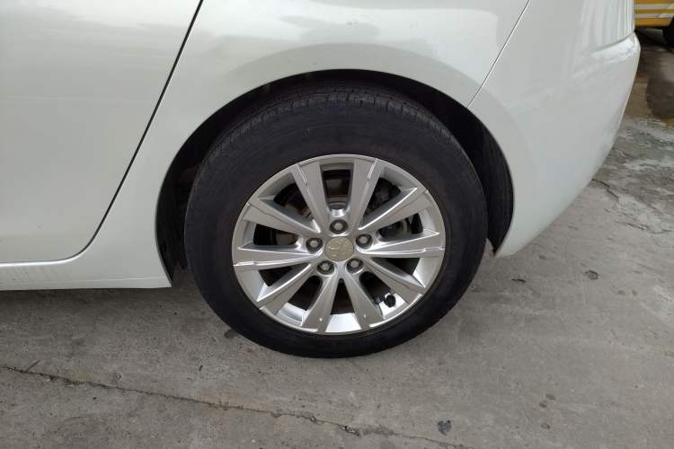 Used Peugeot 308S 2015 1.2T Automatic Jingchi Edition Left Rear Wheel Hub