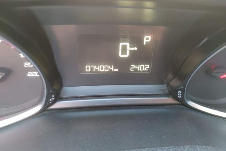 Used Peugeot 308S 2015 1.2T Automatic Jingchi Edition Odometer Close Up