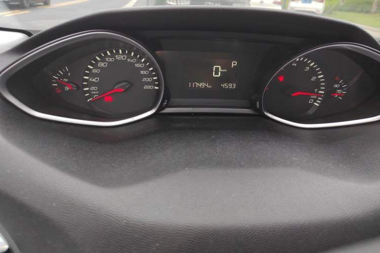 Used Peugeot 308S 2015 1.2T Automatic Shangchi Edition Odometer Close Up