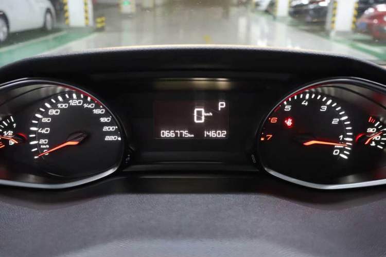 Used Peugeot 308S 2015 1.6T Automatic Jingchi Edition Odometer Close Up