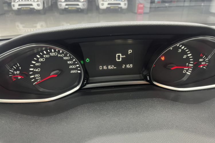 Used Peugeot 308S 2015 1.2T Automatic Jingchi Edition Odometer Close Up