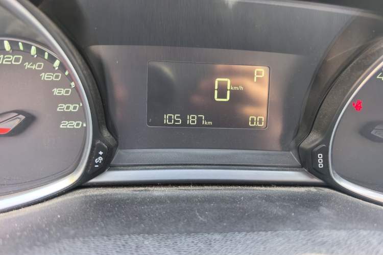 Used Peugeot 308S 2015 1.2T Automatic Jingchi Edition Odometer Close Up