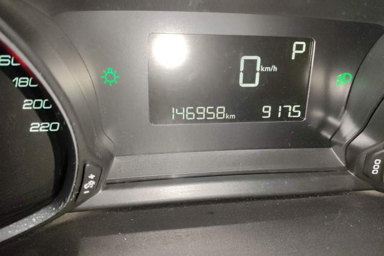 Used Peugeot 308S 2015 1.6T Automatic Jingchi Edition Odometer Close Up