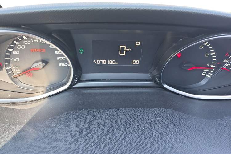 Used Peugeot 308S 2015 1.2T Automatic Shangchi Edition Odometer Close Up