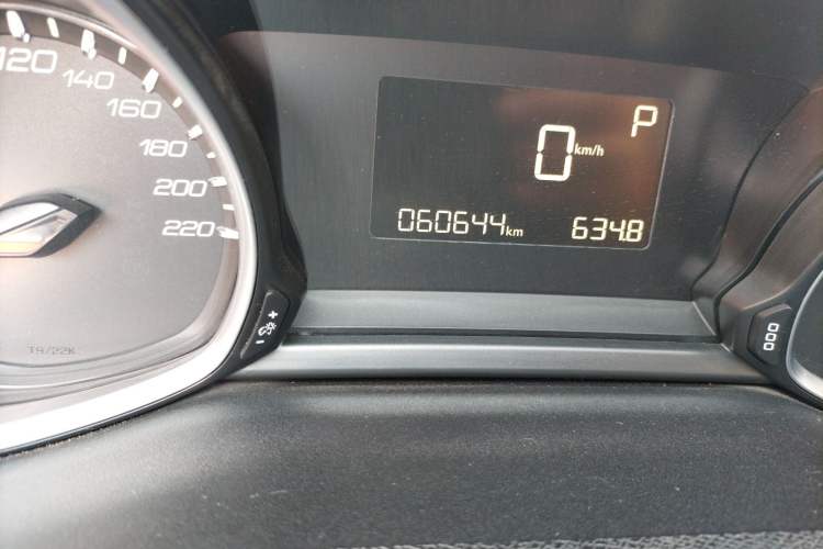 Used Peugeot 308S 2015 1.2T Automatic Jingchi Edition Odometer Close Up