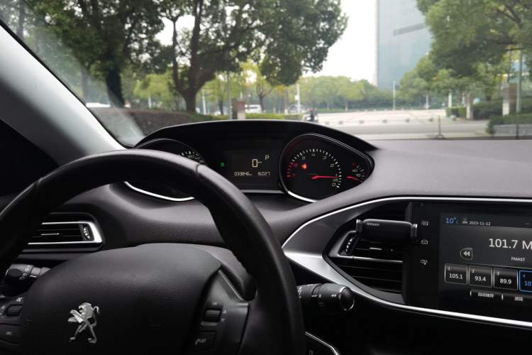 Used Peugeot 308S 2015 1.2T Automatic Jingchi Edition Odometer Close Up
