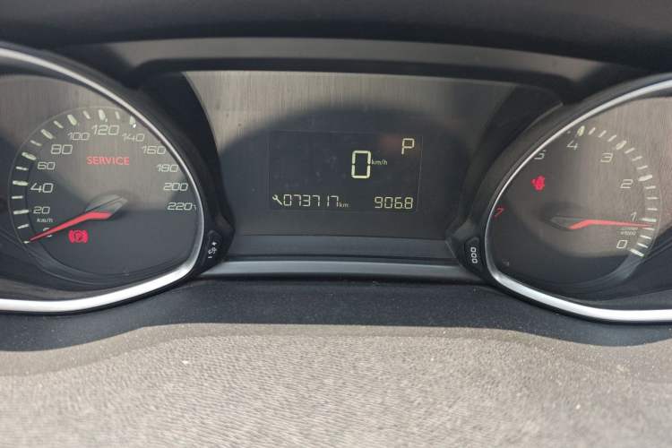 Used Peugeot 308S 2015 1.2T Automatic Shangchi Edition Odometer Close Up