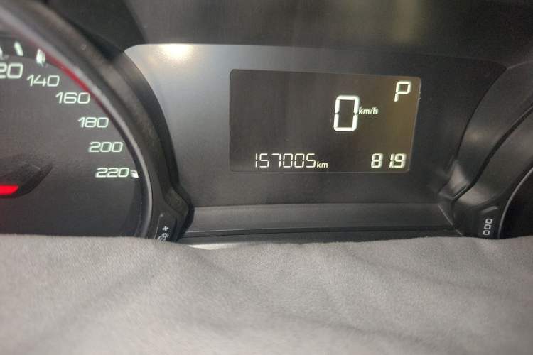 Used Peugeot 308S 2015 1.2T Automatic Shangchi Edition Odometer Close Up