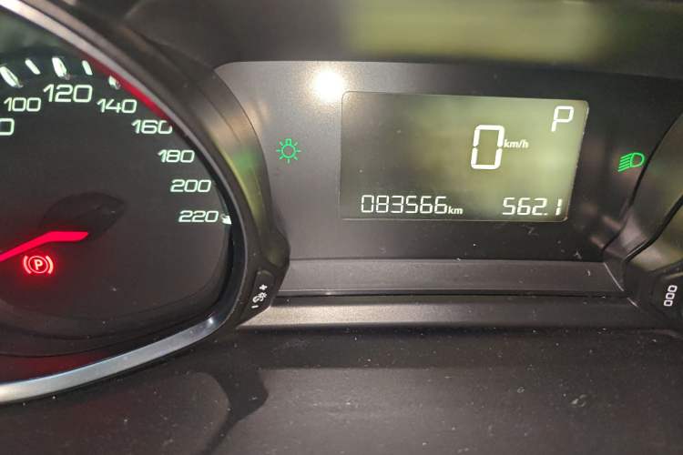 Used Peugeot 308S 2015 1.2T Automatic Jingchi Edition Odometer Close Up
