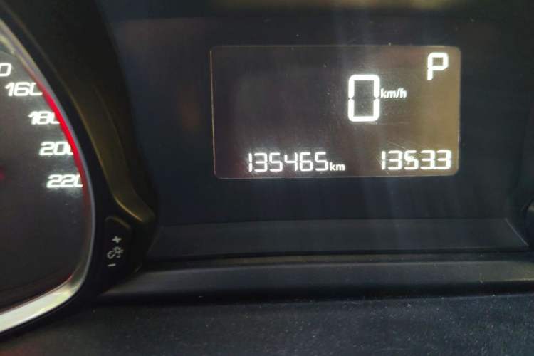 Used Peugeot 308S 2015 1.6T Automatic Jingchi Edition Odometer Close Up