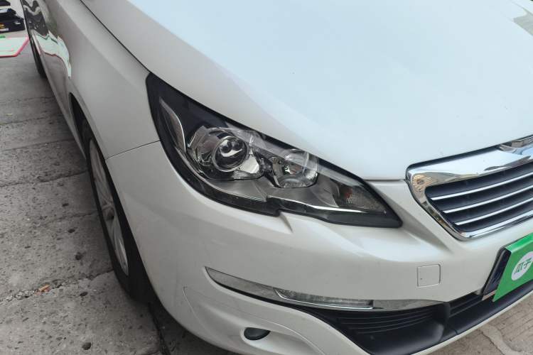 Used Peugeot 308S 2015 1.2T Automatic Jingchi Edition Right Front Headlight