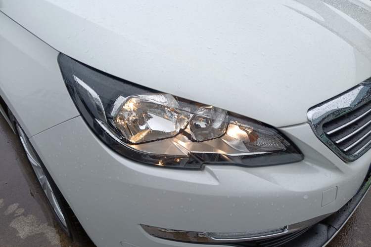 Used Peugeot 308S 2015 1.2T Automatic Jingchi Edition Right Front Headlight