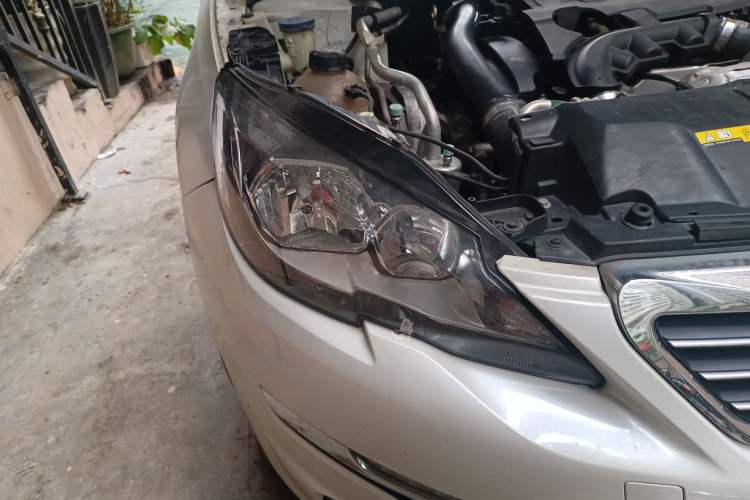 Used Peugeot 308S 2015 1.6T Automatic Jingchi Edition Right Front Headlight