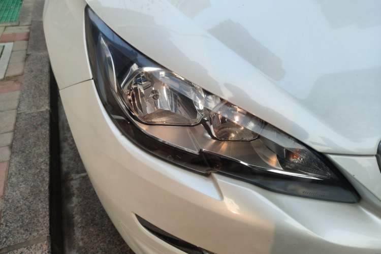 Used Peugeot 308S 2015 1.2T Automatic Jingchi Edition Right Front Headlight
