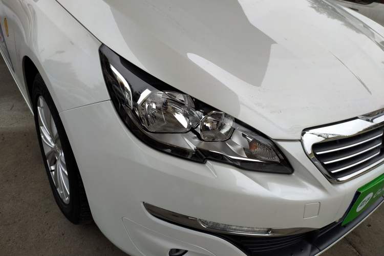 Used Peugeot 308S 2015 1.2T Automatic Jingchi Edition Right Front Headlight
