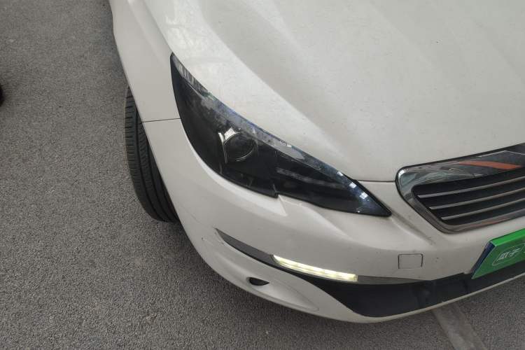 Used Peugeot 308S 2015 1.2T Automatic Jingchi Edition Right Front Headlight