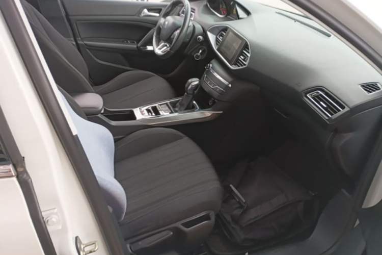 Used Peugeot 308S 2015 1.6T Automatic Jingchi Edition Right Front Seat