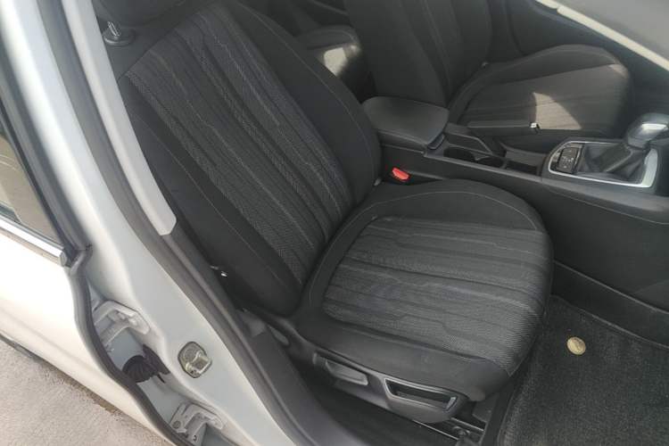 Used Peugeot 308S 2015 1.2T Automatic Jingchi Edition Right Front Seat