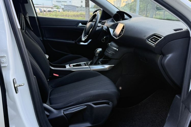 Used Peugeot 308S 2015 1.6T Automatic Jingchi Edition Right Front Seat