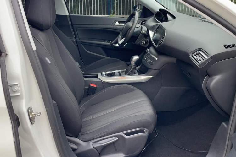 Used Peugeot 308S 2015 1.6T Automatic Jingchi Edition Right Front Seat