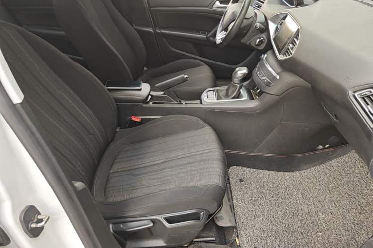 Used Peugeot 308S 2015 1.2T Automatic Jingchi Edition Right Front Seat