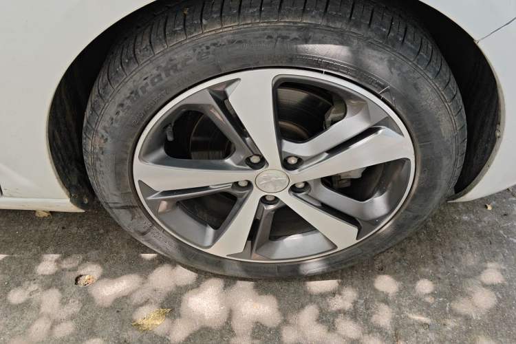 Used Peugeot 308S 2015 1.6T Automatic Ruichi Edition Right Front Wheel Hub
