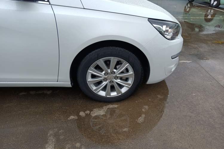 Used Peugeot 308S 2015 1.2T Automatic Jingchi Edition Right Front Wheel Hub