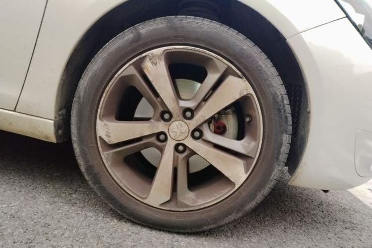 Used Peugeot 308S 2015 1.6T Automatic Jingchi Edition Right Front Wheel Hub