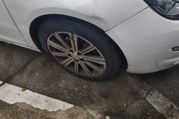 Used Peugeot 308S 2015 1.2T Automatic Jingchi Edition Right Front Wheel Hub