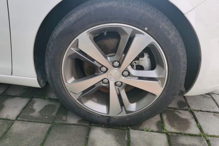 Used Peugeot 308S 2015 1.6T Automatic Ruichi Edition Right Front Wheel Hub