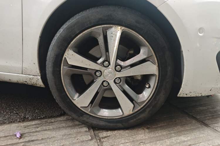 Used Peugeot 308S 2015 1.6T Automatic Ruichi Edition Right Front Wheel Hub