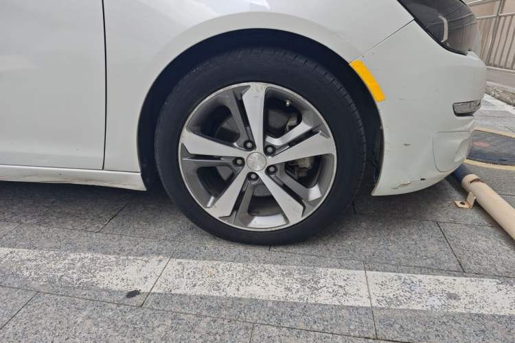 Used Peugeot 308S 2015 1.6T Automatic Jingchi Edition Right Front Wheel Hub