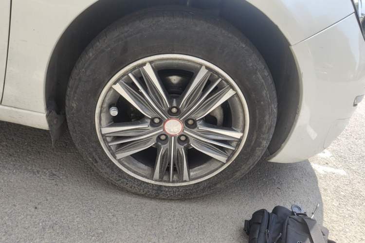 Used Peugeot 308S 2015 1.2T Automatic Jingchi Edition Right Front Wheel Hub