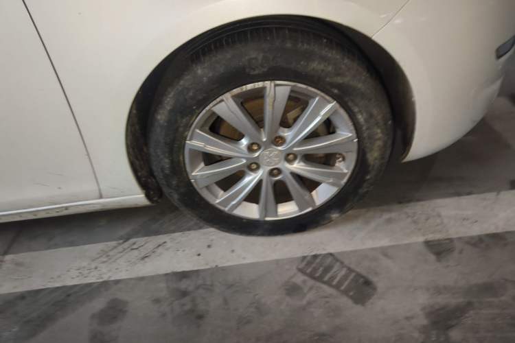 Used Peugeot 308S 2015 1.2T Automatic Jingchi Edition Right Front Wheel Hub