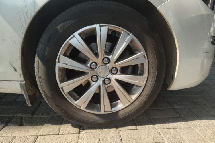 Used Peugeot 308S 2015 1.2T Automatic Jingchi Edition Right Front Wheel Hub