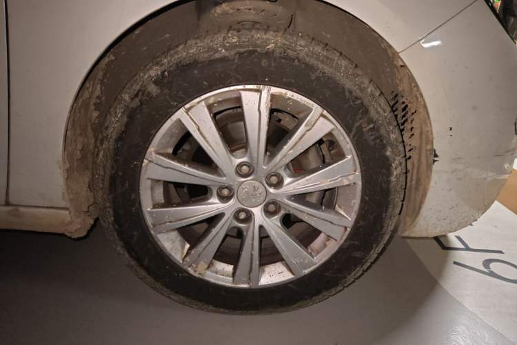 Used Peugeot 308S 2015 1.2T Automatic Jingchi Edition Right Front Wheel Hub