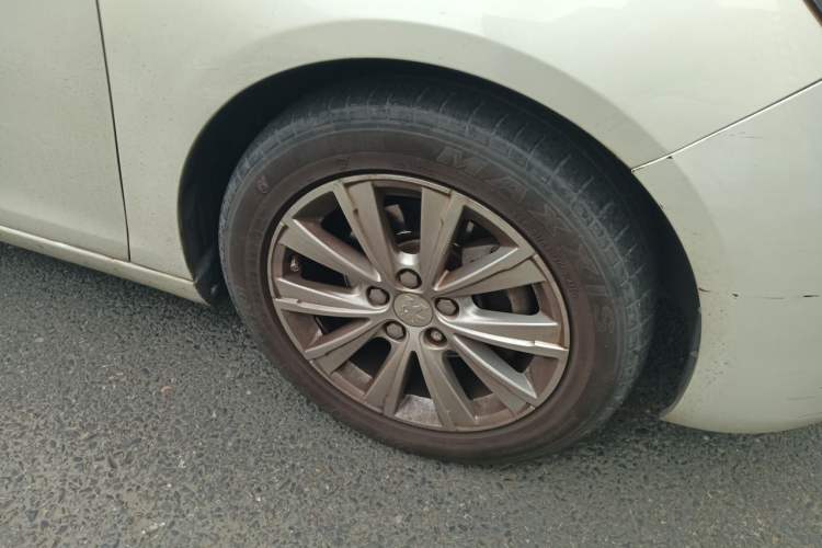 Used Peugeot 308S 2015 1.2T Automatic Jingchi Edition Right Front Wheel Hub