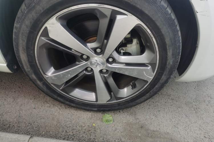 Used Peugeot 308S 2015 1.6T Automatic Jingchi Edition Right Front Wheel Hub