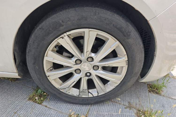 Used Peugeot 308S 2015 1.2T Automatic Shangchi Edition Right Front Wheel Hub